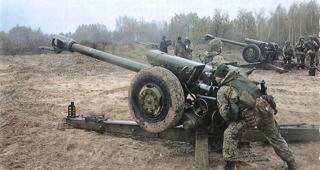 援助乌克兰的M777榴弹炮，从“大杀器”变成“阉割版”，孰真孰假？