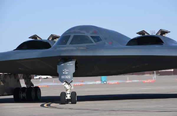 B-2隐身轰炸机