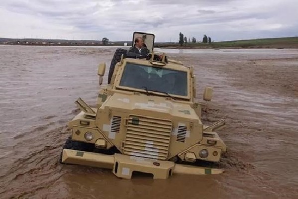 揭秘防地雷反伏击车：钢筋铁骨 就是硬气