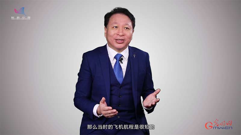 《战场上的奇门兵刃》②神秘的“潜水航空母舰”