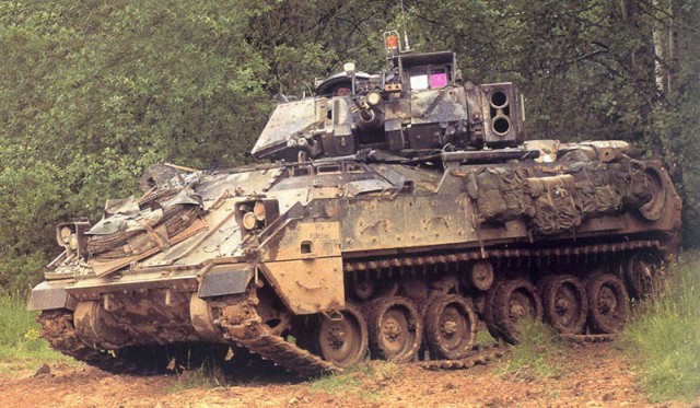 “布雷德利骑兵战车”的名字是搭载兵种决定的么？
