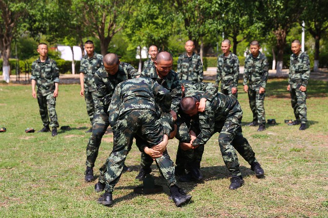 心理行为训练，为新兵注入“心”动力！