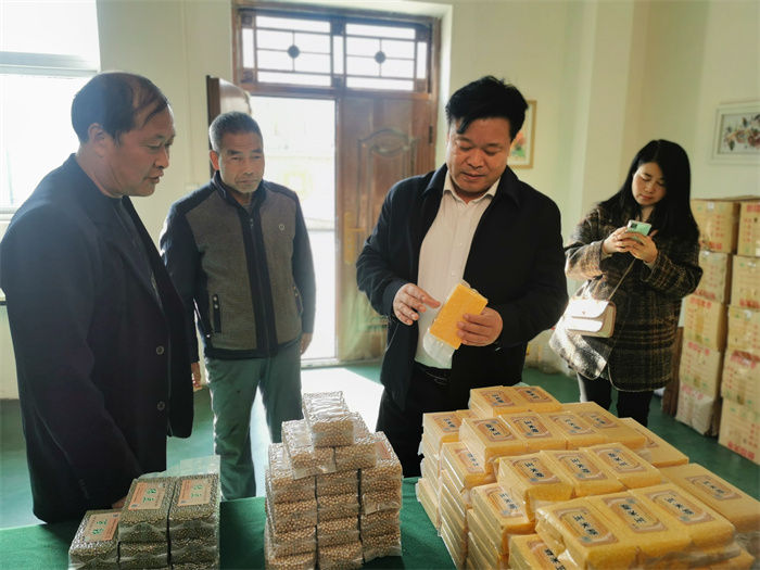 退役军人秦洁：发扬军人作风 助力乡村振兴