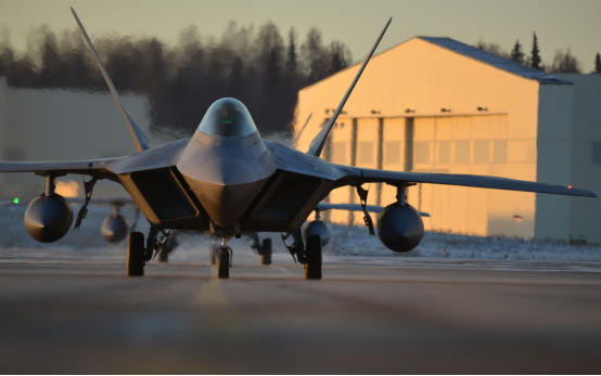 F-22“猛禽”,开辟新世纪的空战