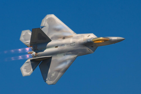 F-22“猛禽”,开辟新世纪的空战